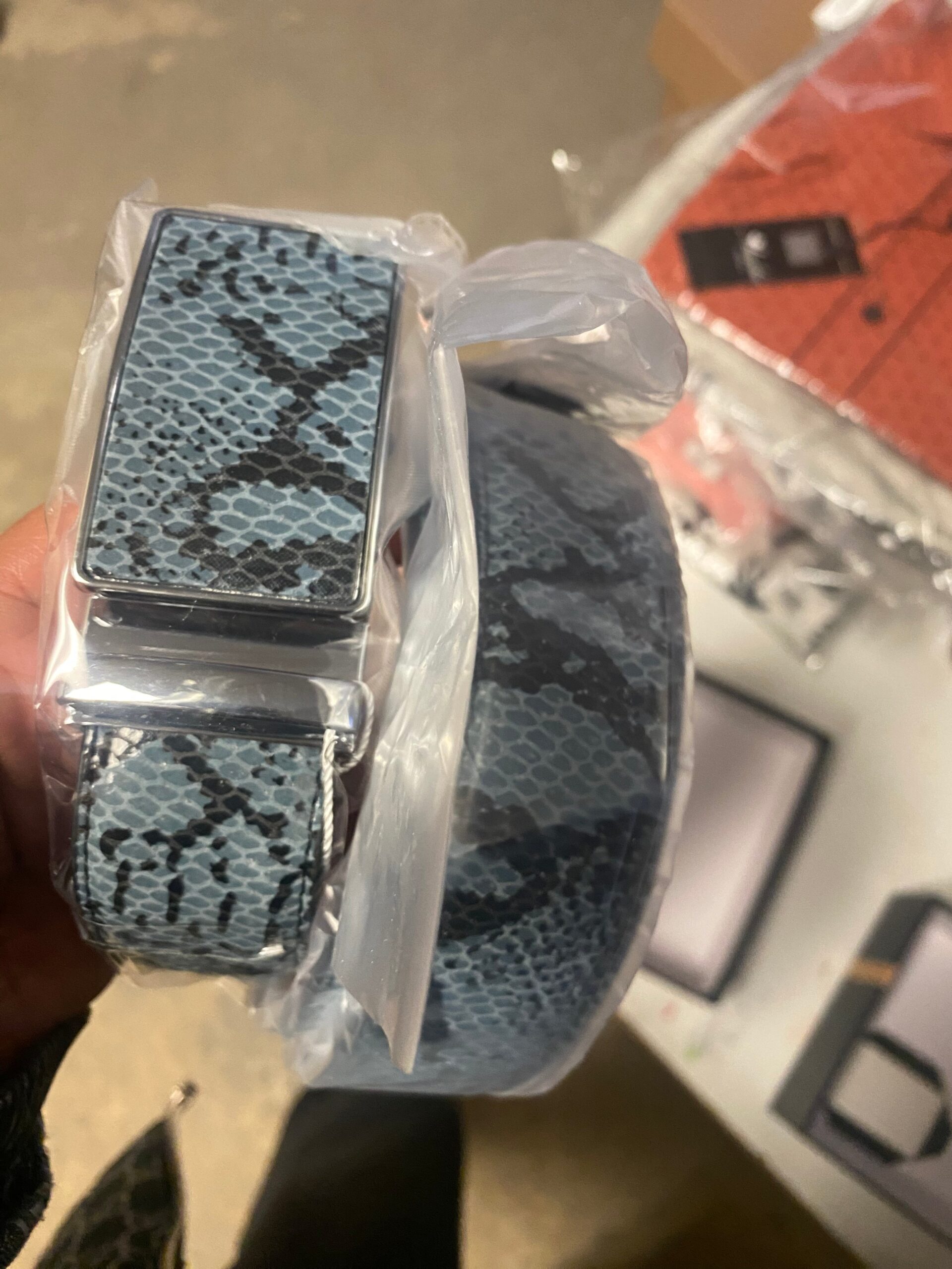Men’s Smart Ratchet No Holes Automatic Buckle Belt in Snake Skin – Blue Color