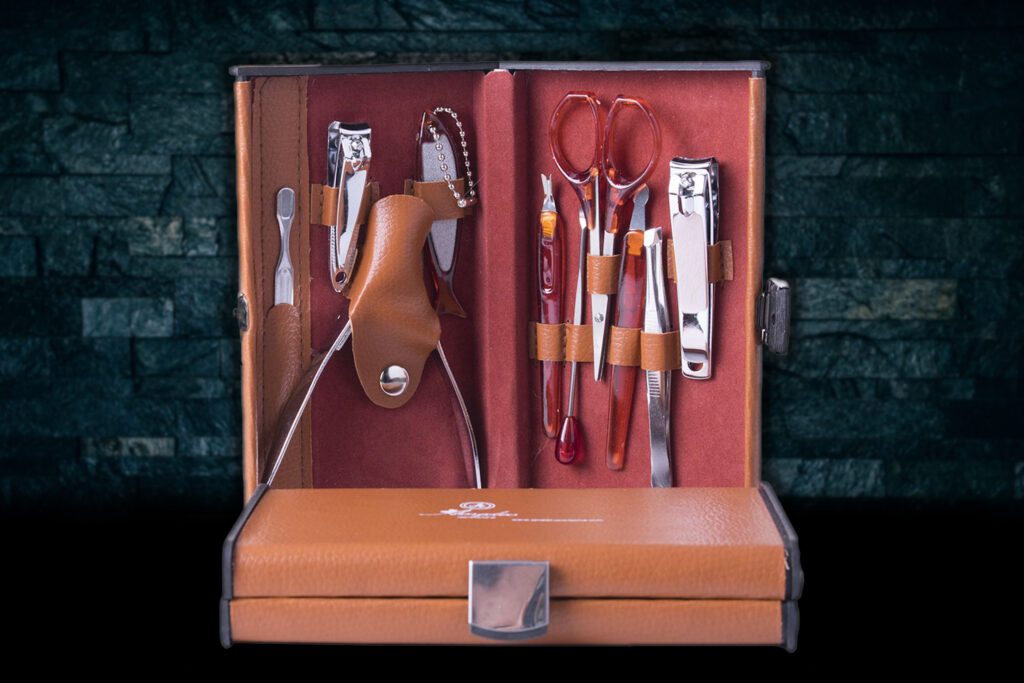 Amedeo grooming kit
