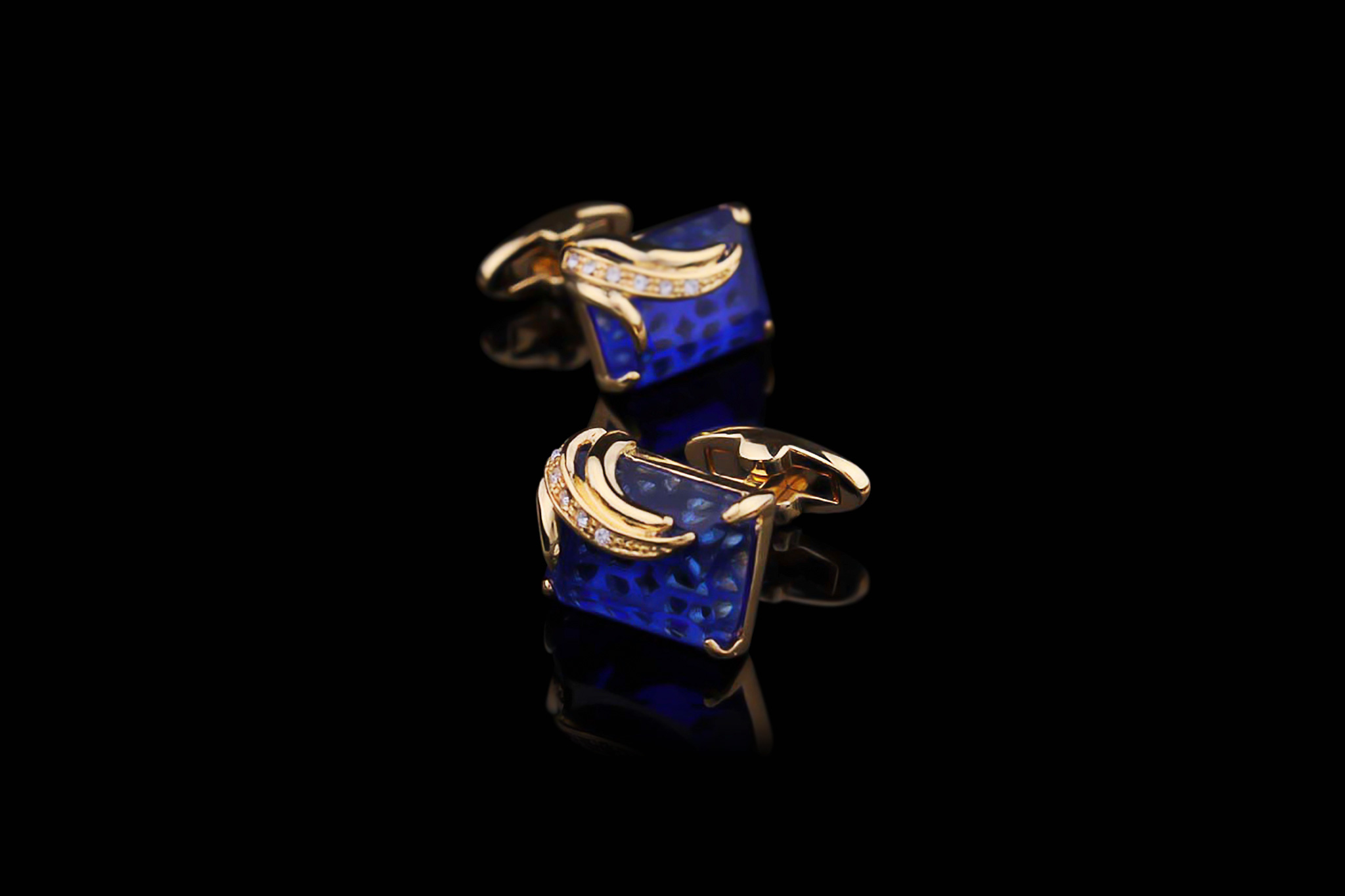 Amedeo Exclusive cufflinks detail